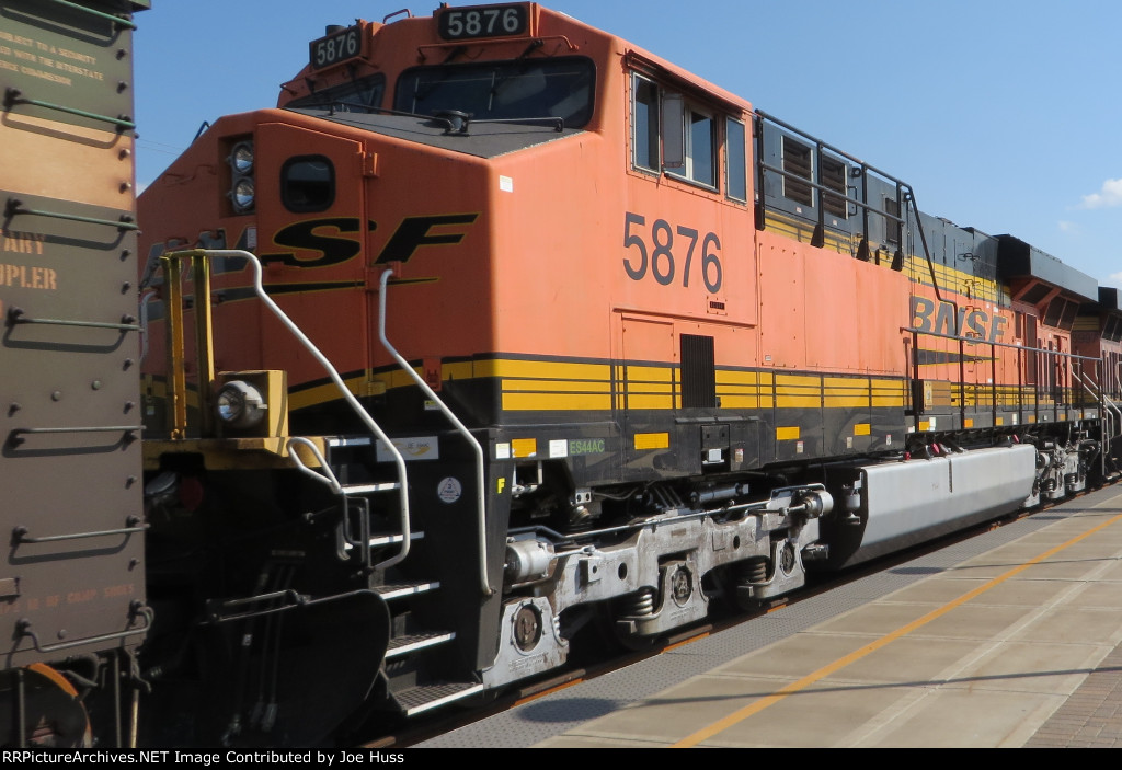 BNSF 5876